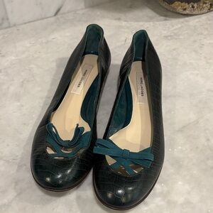 Marc Jacobs Teal Croc-Embossed Flats. NWT. Size 39.5 (9)